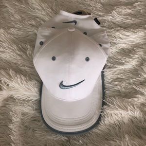 NIKE AEROBILL FEATHERLIGHT TENNIS CAP